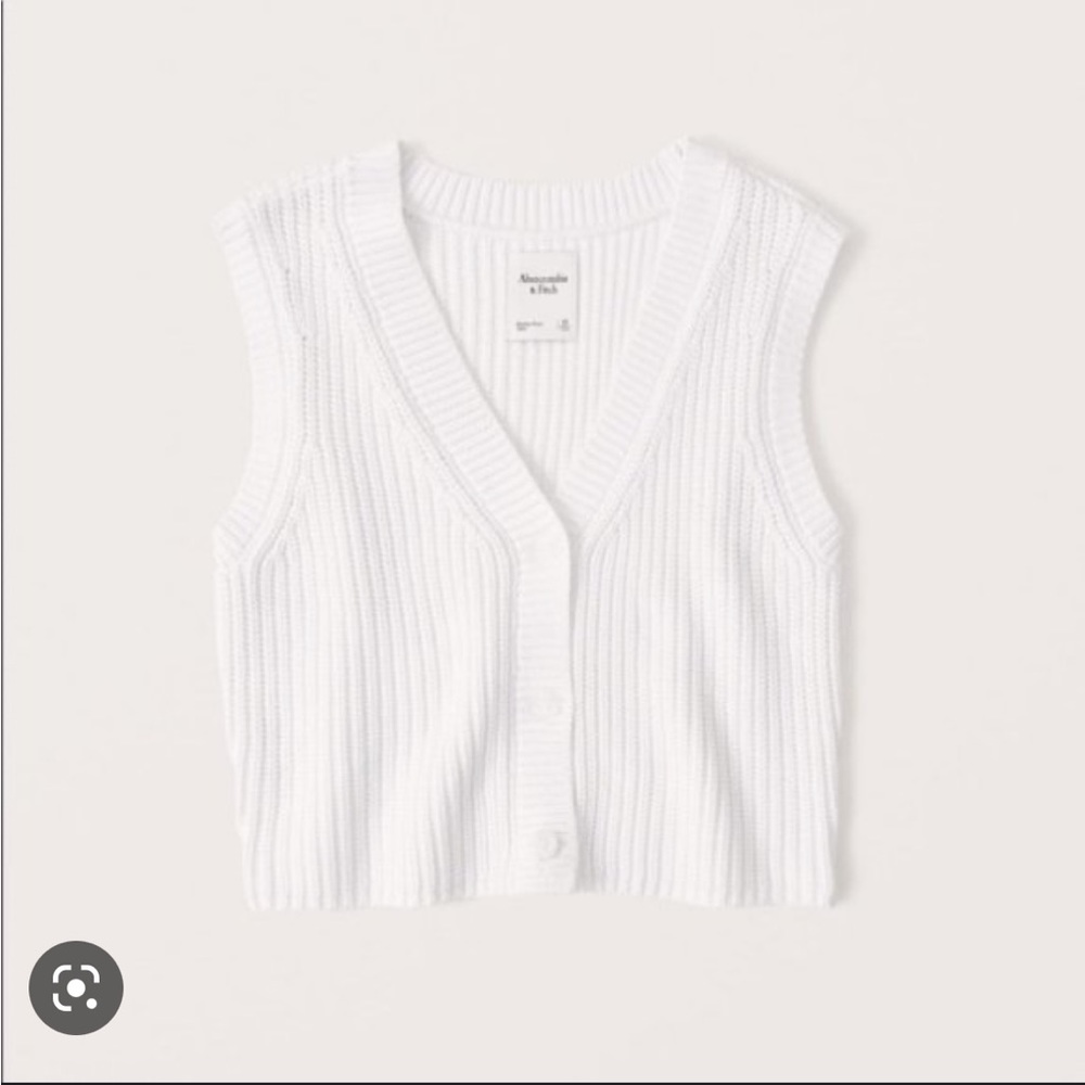 Abercrombie & Fitch Button-Though Sweater Vest in white